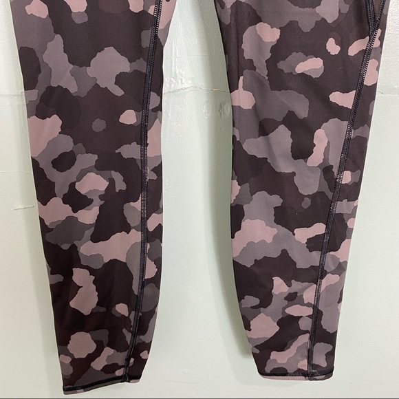 Athleta Lightning Camo‎ 7/8 Tights Grey Black Tan Sz ST Small Tall - Picture 4 of 10